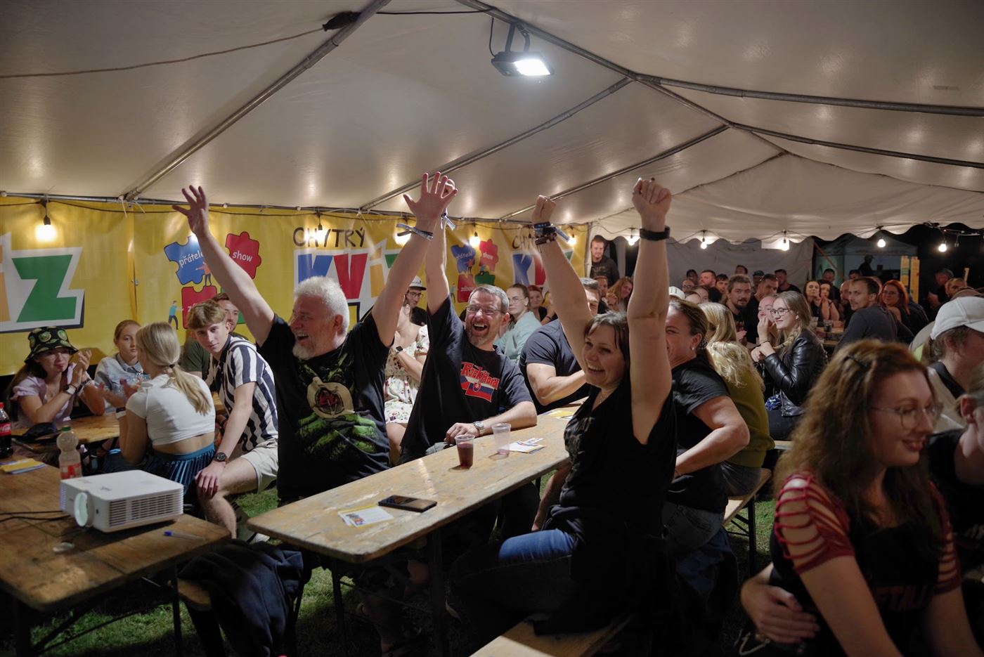 Hráči jasajú v stane Chytrého Kvízu na festivale
